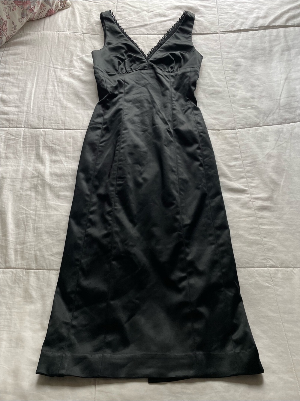 Bebe Vintage Black Satin Lace Trim Fitted V Neck Bodycon Midi Dress XS Vamp 90s